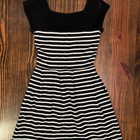 French Connection Striped Open Back Mini Dress US4 - Picture 2 of 4
